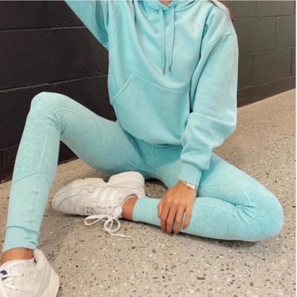 Alo Yoga High-Waist Alosoft Lounge Legging in Heathered Blue Quartz - Picture 2 of 8